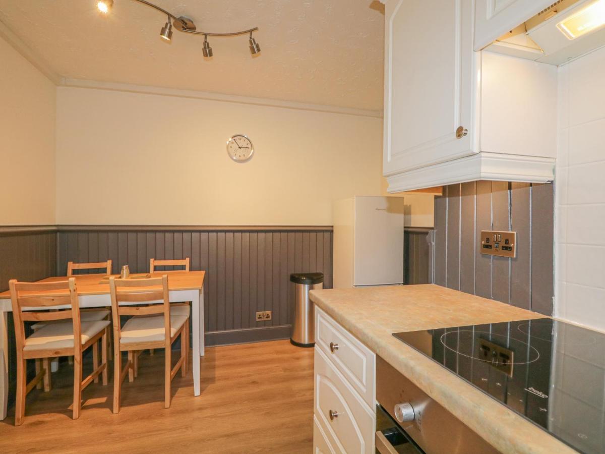 The Neuk Apartment Elgin Bagian luar foto